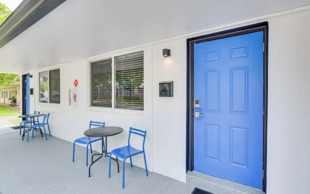 Centrally Located Hallandale Beach Condo