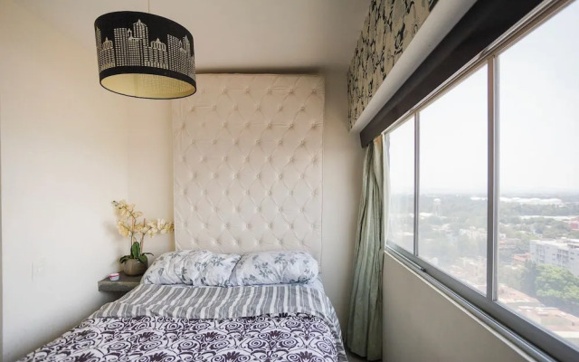 Chic Condo with Gym & Private Roof