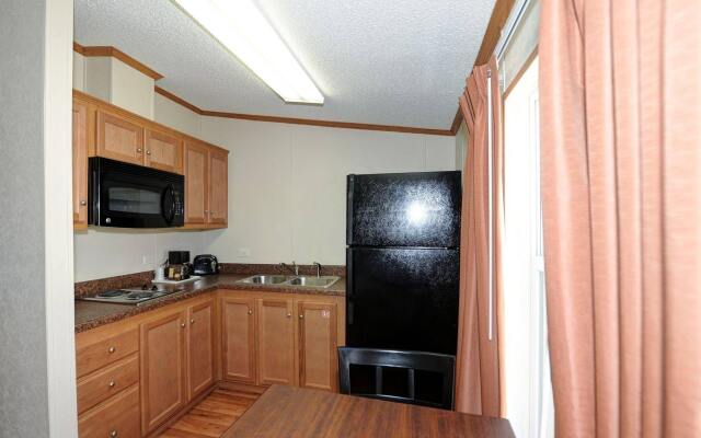 InstaLodge Hotel and Suites Cotulla