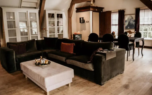Luxury Vintage Hotel Villa Beukenhof