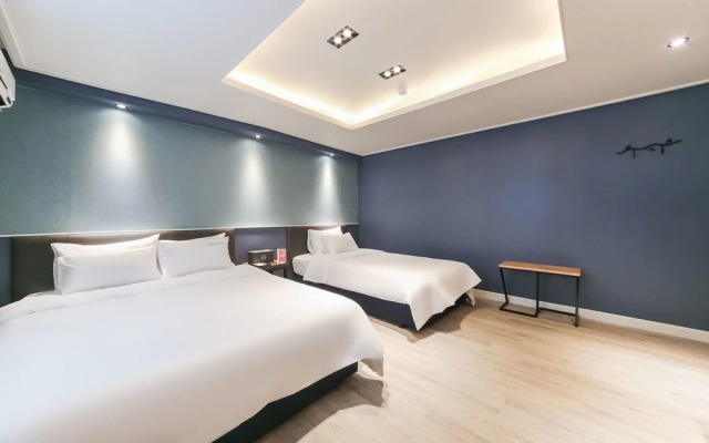 Tongyeong Hotel Hora