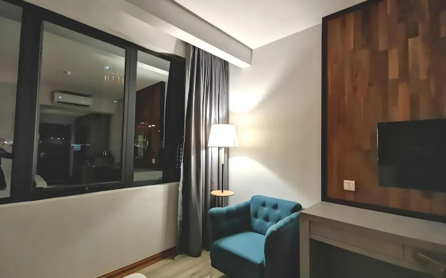 Frame Hotel