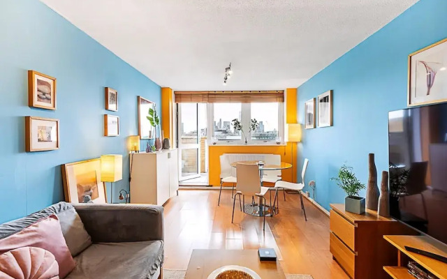 Chancery Lane Gem w/ Balcony and Lift