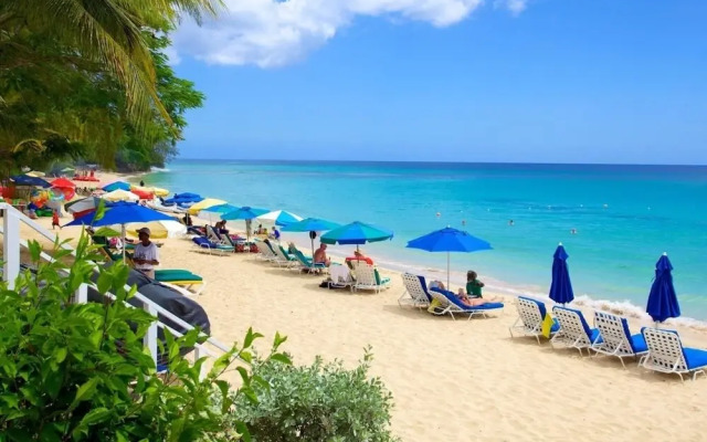 Mullins Heights Villa- 4Bed Penthouse