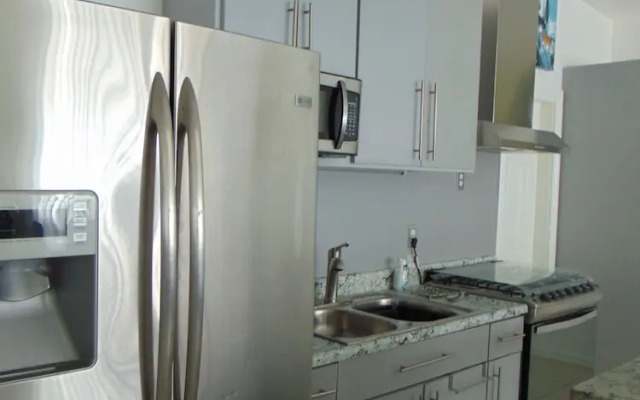 Modern Townhome Prime Location