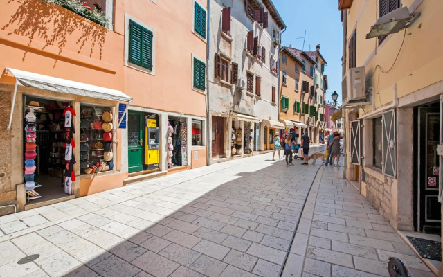 Apartment Carera 1900