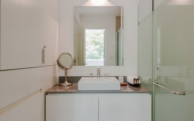 2 Bedroom Apartment Near the Beach