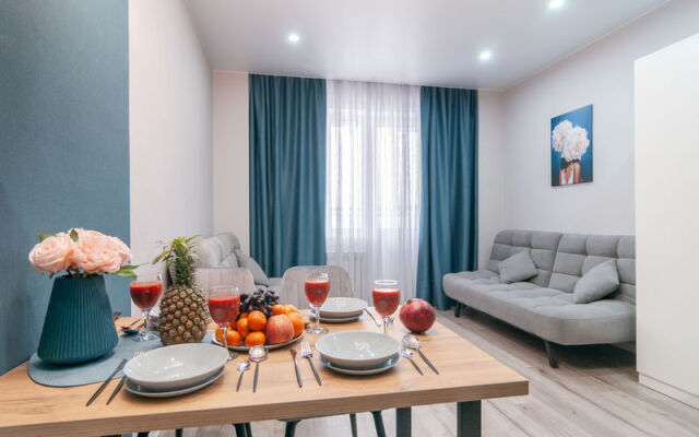 Apartments Home Day on the street Matrosova, 36