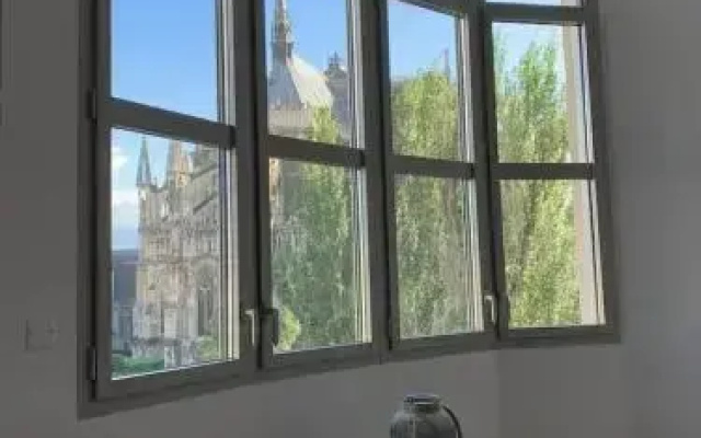 Loft Des Sacres - Vue Unique Sur La Cathedrale