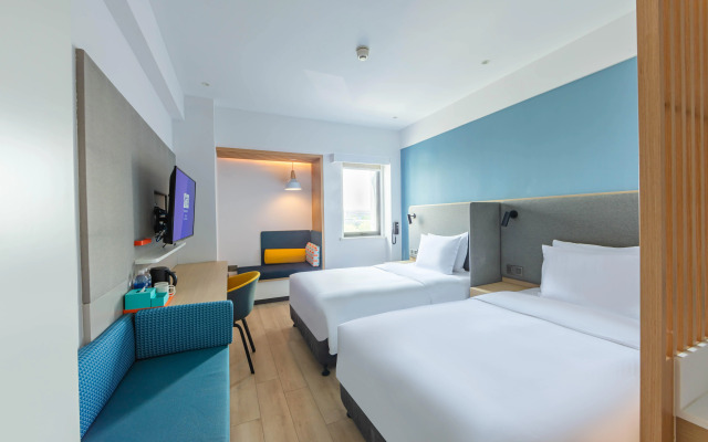 Holiday Inn Express Shanghai Pudong Airport