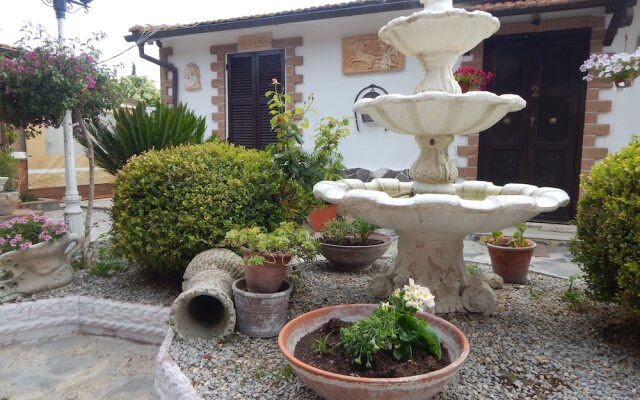 Bungalow With Garden in the Countryside of Rome
