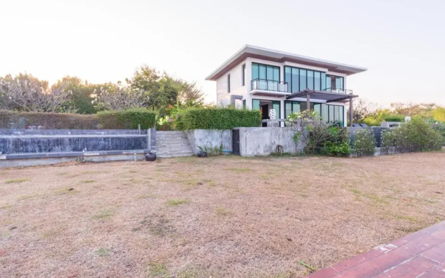 Beach Front 4 Bedroom Pool Villa RV