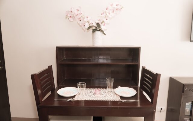 Comfy Studio UnitL OneMadison35