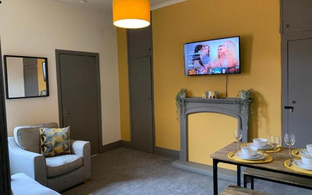 Balfour - Beautiful refurbished spacious 3 bedroom Gateshead flat