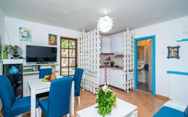 Apartments & Rooms Mara & Petrunjela