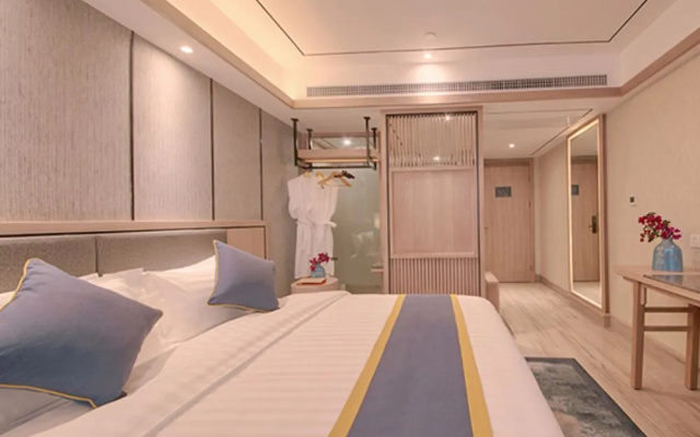 New Century Manju Lijiang Zangyuan Hotel