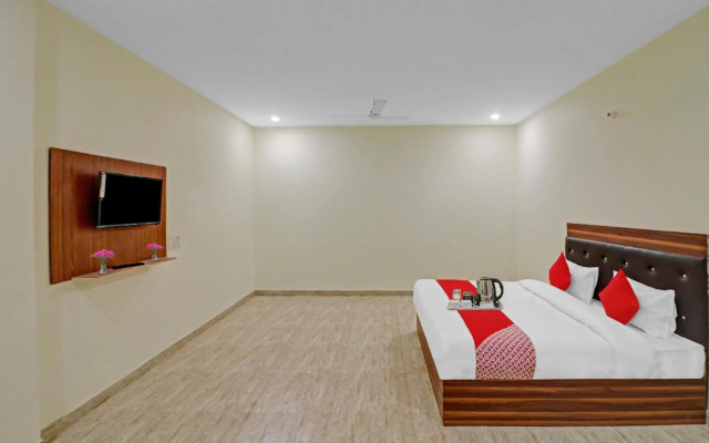 OYO 87988 Hotel Happy Moments