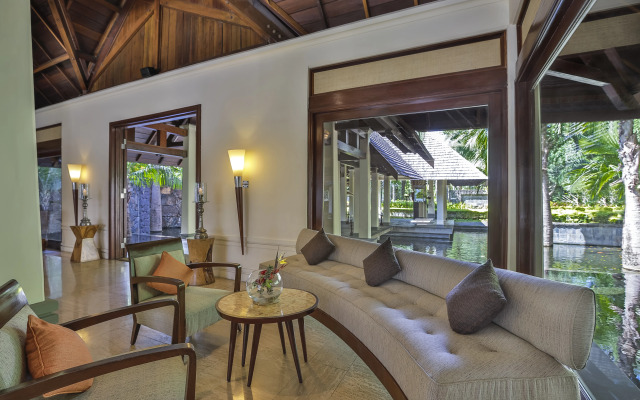 Shanti Maurice Resort & Spa