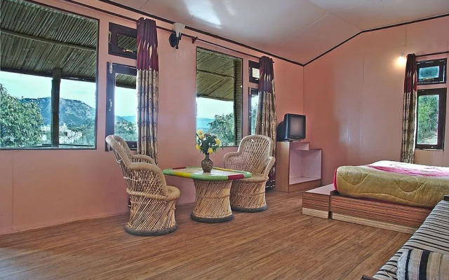 OYO 4966 Raikot Resort