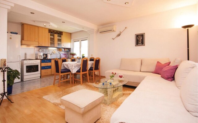Amazing Home in Vodice With Wifi and 3 Bedrooms