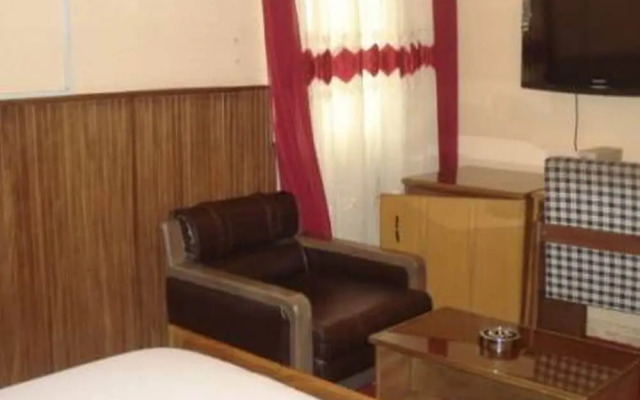 Choice Gate Hotel and Suites