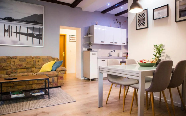 Luxurious apartment with private garden