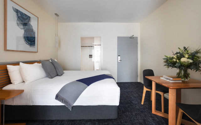 Peppers Seaport Hotel