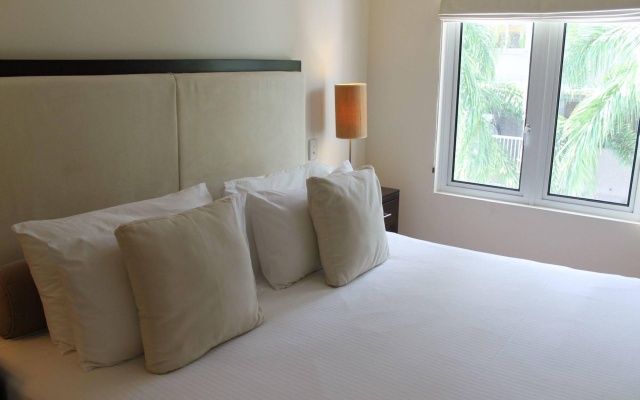 The Boutique Collection at the Beach Club Luxury Private Apartments – Guest Rooms – Cairns