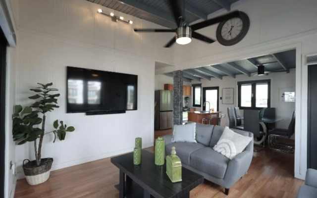 The Good Vibes House