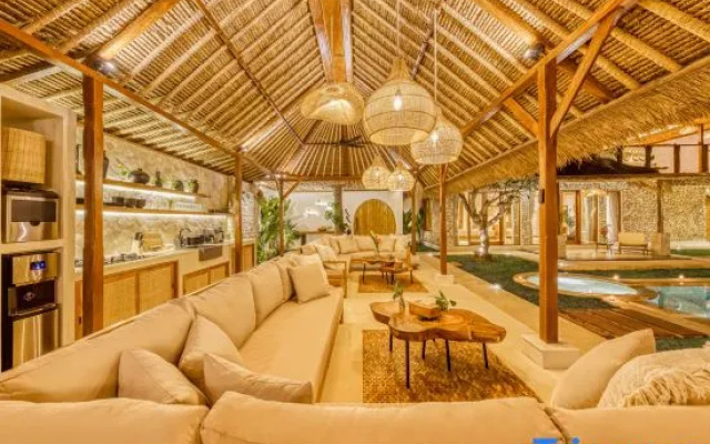 Villa Miami - Spacious Luxury 7BDR, Prime Location – Restaurant – Kuta