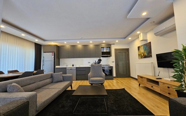 Professionally Maintained Spacious New Suites 2-2