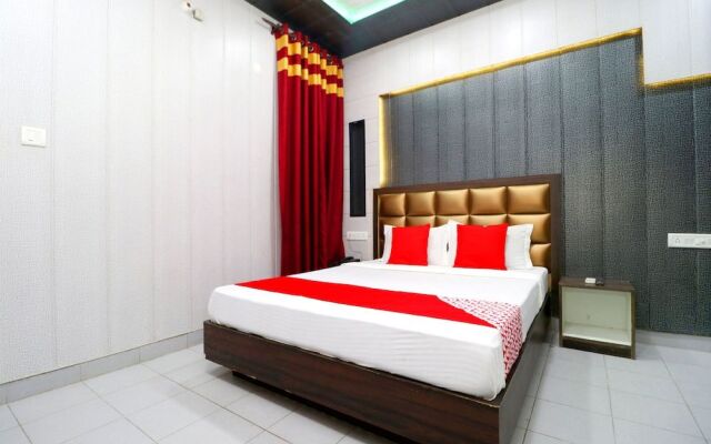 OYO 41743 Hotel Silver