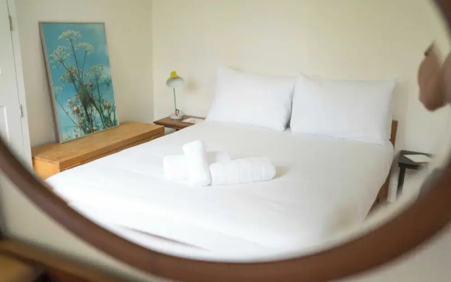 1BD Flat Stoke Newington Well Connected City Centre