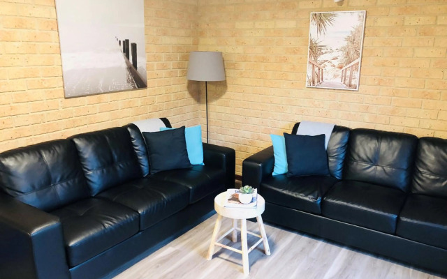 API Busselton Seaside Escape Apartments