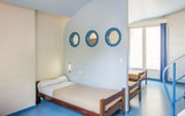 MIJE Fauconnier - Fourcy - Maubuisson - Hostel