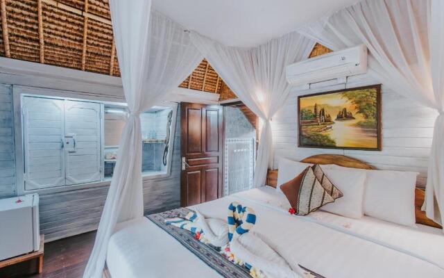 Alam Nusa Bungalow Huts & Spa