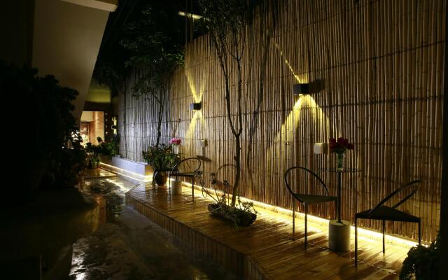 Hanting Hotel Kunming North Railway Station Metro Station