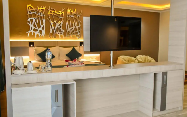 Sirena Beach Resort  Spa