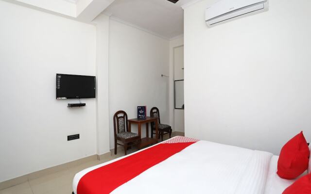OYO 10535 Hotel Alpine