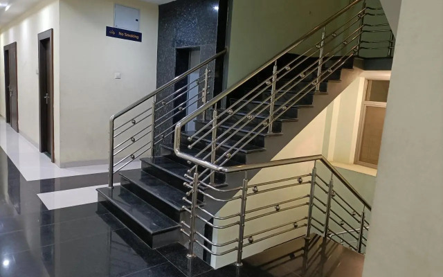 Hotel Paradise Residency