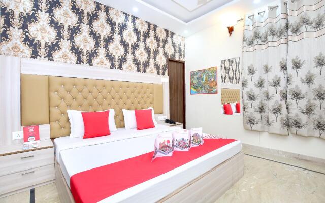 OYO 17207 Hotel Purple