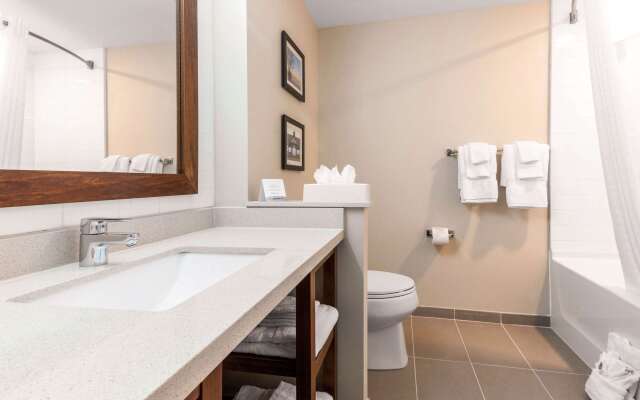 Comfort Inn & Suites