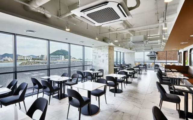 Citadines Connect Hotel Hari Busan