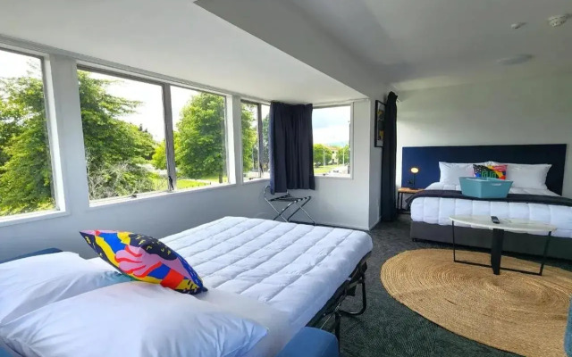 Base Rotorua - Hostel