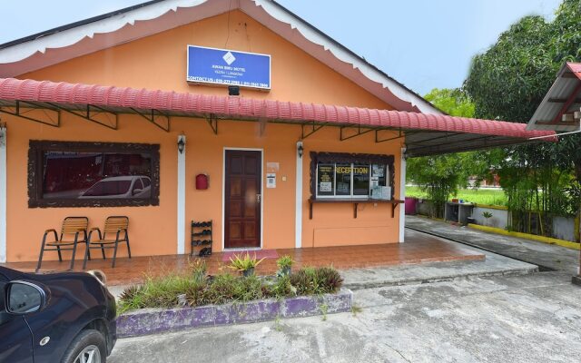 OYO 90561 Awan Biru Motel