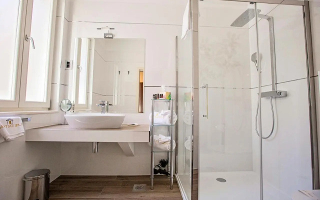 Antique Split Luxury Rooms