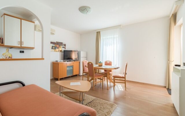 Apartment Fiorido Brown a2