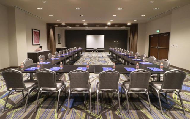 Holiday Inn Express Monterrey Fundidora by IHG