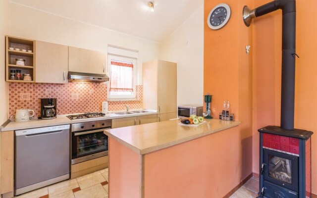 Beautiful Home in Betiga With Wifi and 4 Bedrooms