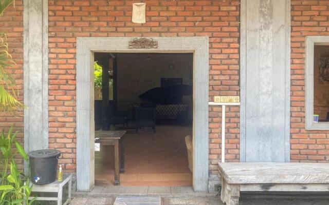 Nadia Pansion & Cottage